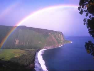 Waipio_Valley_rainbow